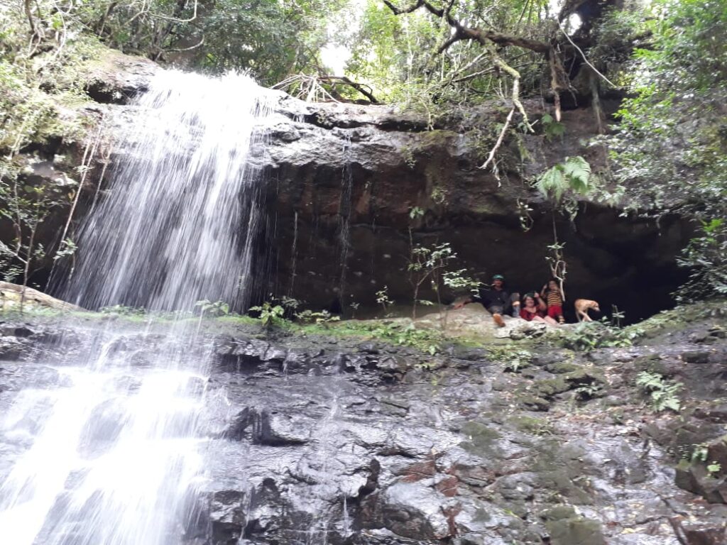 Cachoeira e Caverna do Corvo - Linha Sarandi